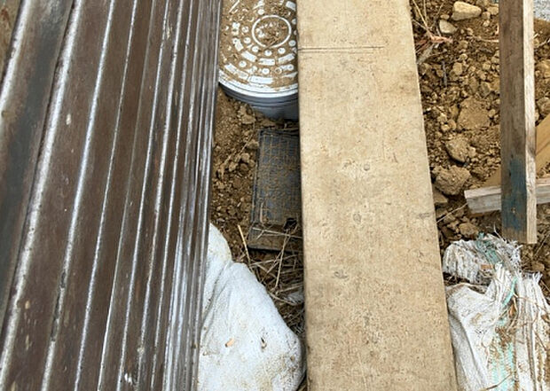 【その他設備】敷地内には、散水栓や立水栓があります。水道水を直接利用できるため、水を運ぶ手間を省くことが出来ます。大量の水を必要とする洗車作業や清掃などに役立ちます。その他設備とあわせて、現地でご確認ください。