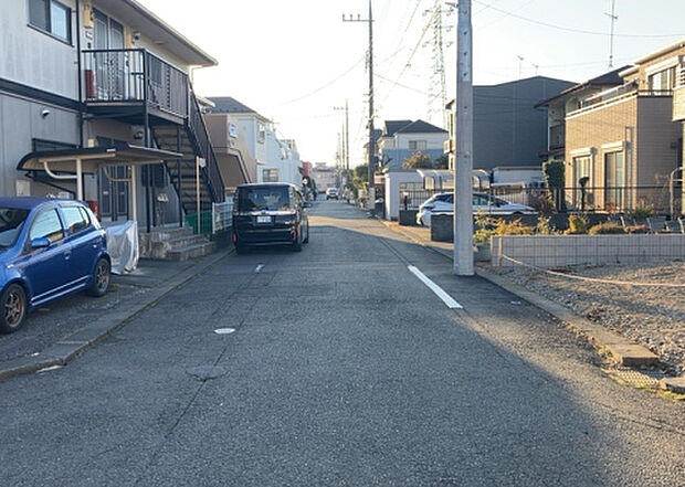 【物件からの展望_2】眺望を気にして物件を探す場合、前面に建物が建っていないか現地で確認しましょう!前面に建物があると景色はもちろん、日当たりや風通しにも影響が出てきます。住んだ時のことを想像しながら現地見学をしましょう。
