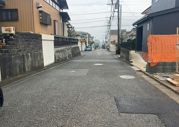 【物件からの展望_2】眺望を気にして物件を探す場合、前面に建物が建っていないか現地で確認しましょう!前面に建物があると景色はもちろん、日当たりや風通しにも影響が出てきます。住んだ時のことを想像しながら現地見学をしましょう。