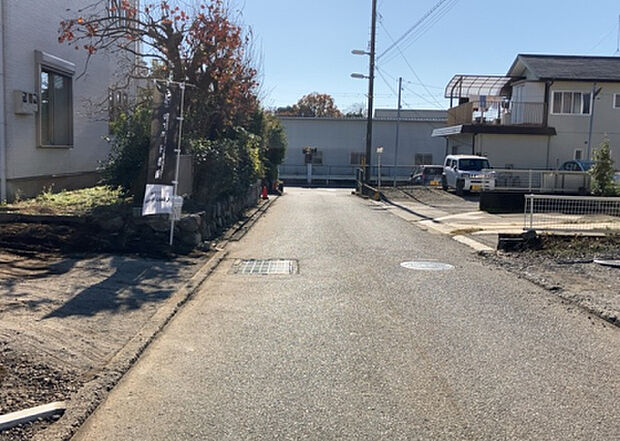 【物件からの展望_2】眺望を気にして物件を探す場合、前面に建物が建っていないか現地で確認しましょう!前面に建物があると景色はもちろん、日当たりや風通しにも影響が出てきます。住んだ時のことを想像しながら現地見学をしましょう。