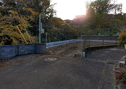 前面道路含む現地写真_3