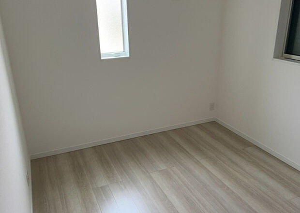 【子供部屋】子供が何人でも年齢によっては、受験時にしっかり壁のある個室があった方が良い場合もあります。難しい問題ですが、兄弟の人数や、性別や年齢差によって状況が異なりますので、数年後のこともしっかり考えましょう。