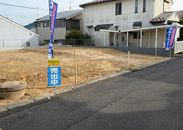 【駐車場_2】駐車場と明記されていても、最小スペースでつくられた駐車場だと大型車は駐車できなかったり、出入りしにくくなったりする可能性があります。お車のサイズと購入したい物件の駐車場のサイズを現地で確認しましょう。