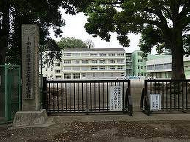南毛利小学校(約658m)