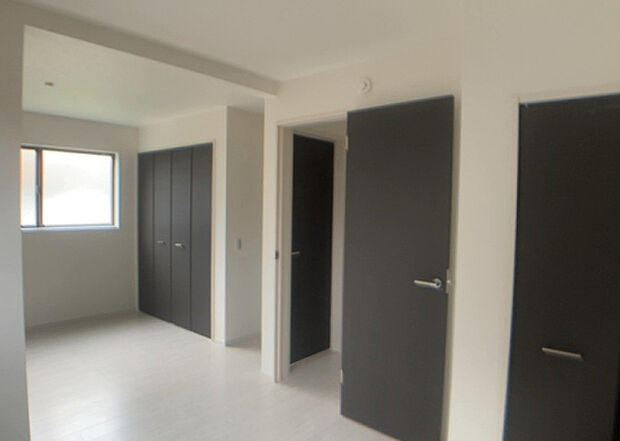 【子供部屋】子供が何人でも年齢によっては、受験時にしっかり壁のある個室があった方が良い場合もあります。難しい問題ですが、兄弟の人数や、性別や年齢差によって状況が異なりますので、数年後のこともしっかり考えましょう。