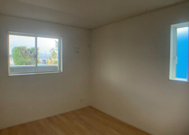 【子供部屋】子供が何人でも年齢によっては、受験時にしっかり壁のある個室があった方が良い場合もあります。難しい問題ですが、兄弟の人数や、性別や年齢差によって状況が異なりますので、数年後のこともしっかり考えましょう。