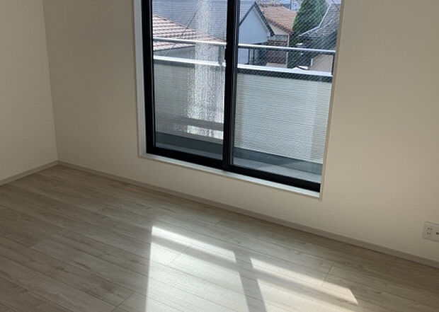 【子供部屋】子供が何人でも年齢によっては、受験時にしっかり壁のある個室があった方が良い場合もあります。難しい問題ですが、兄弟の人数や、性別や年齢差によって状況が異なりますので、数年後のこともしっかり考えましょう。