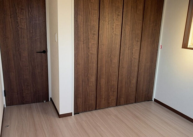 【子供部屋】子供が何人でも年齢によっては、受験時にしっかり壁のある個室があった方が良い場合もあります。難しい問題ですが、兄弟の人数や、性別や年齢差によって状況が異なりますので、数年後のこともしっかり考えましょう。