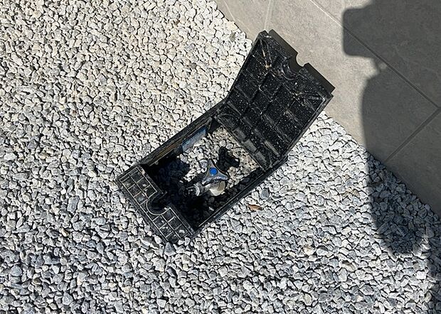 【外水栓】外水栓は、庭の水やりや洗車など、様々な用途に使える便利な設備です。ホースがしっかりと接続できるもの、水圧が安定しているものなど、使い勝手の良いものを選びましょう。また、凍結防止機能が付いているものなら、冬場でも安心して使用できます。