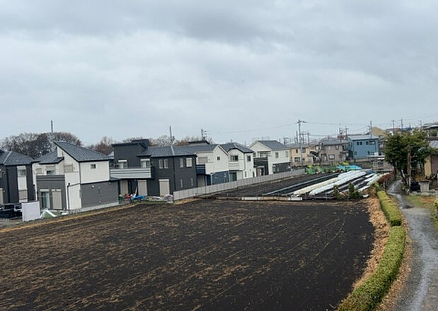 【物件からの展望】眺望を気にして物件を探す場合、前面に建物が建っていないか現地で確認しましょう!前面に建物があると景色はもちろん、日当たりや風通しにも影響が出てきます。住んだ時のことを想像しながら現地見学をしましょう。