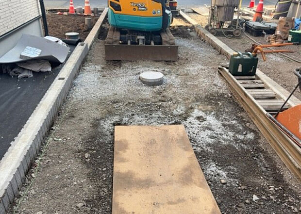 【駐車場】駐車場と明記されていても、最小スペースでつくられた駐車場だと大型車は駐車できなかったり、出入りしにくくなったりする可能性があります。お車のサイズと購入したい物件の駐車場のサイズを現地で確認しましょう。