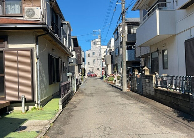 【物件からの展望_2】眺望を気にして物件を探す場合、前面に建物が建っていないか現地で確認しましょう!前面に建物があると景色はもちろん、日当たりや風通しにも影響が出てきます。住んだ時のことを想像しながら現地見C:\tools\新築ホームズ\images\68031101\物件からの展望_3.jpg学をしましょう。