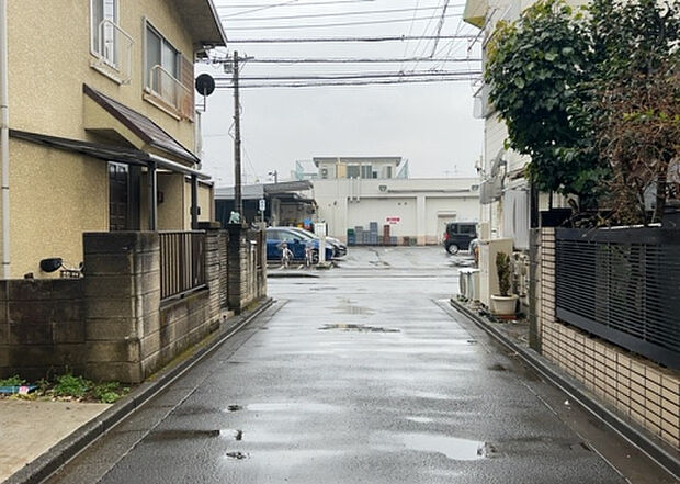 【物件からの展望_2】眺望を気にして物件を探す場合、前面に建物が建っていないか現地で確認しましょう!前面に建物があると景色はもちろん、日当たりや風通しにも影響が出てきます。住んだ時のことを想像しながら現地見学をしましょう。