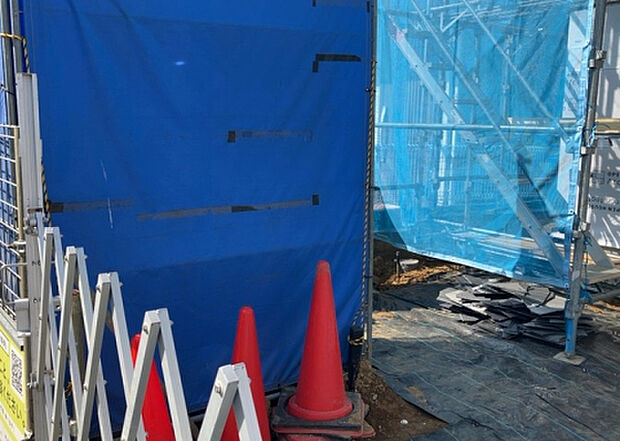 【その他設備】敷地内には、散水栓や立水栓があります。水道水を直接利用できるため、水を運ぶ手間を省くことが出来ます。大量の水を必要とする洗車作業や清掃などに役立ちます。その他設備とあわせて、現地でご確認ください。