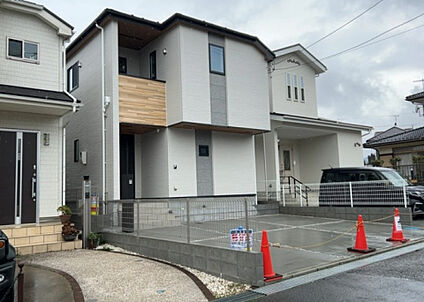 前面道路含む現地写真_2