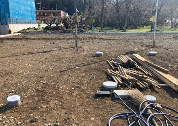 【駐車場_2】駐車場と明記されていても、最小スペースでつくられた駐車場だと大型車は駐車できなかったり、出入りしにくくなったりする可能性があります。お車のサイズと購入したい物件の駐車場のサイズを現地で確認しましょう。