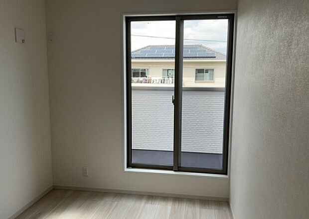 【子供部屋】子供が何人でも年齢によっては、受験時にしっかり壁のある個室があった方が良い場合もあります。難しい問題ですが、兄弟の人数や、性別や年齢差によって状況が異なりますので、数年後のこともしっかり考えましょう。