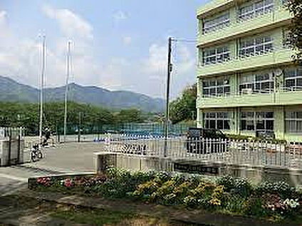 上荻野小学校 878m(徒歩11分)