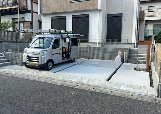 【駐車場】駐車場と明記されていても、最小スペースでつくられた駐車場だと大型車は駐車できなかったり、出入りしにくくなったりする可能性があります。お車のサイズと購入したい物件の駐車場のサイズを現地で確認しましょう。