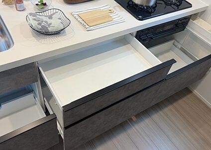 キッチン床下収納