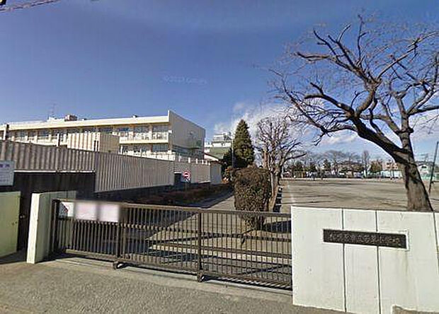 若草小学校（約439m）