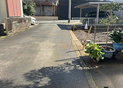 前面道路含む現地写真_3