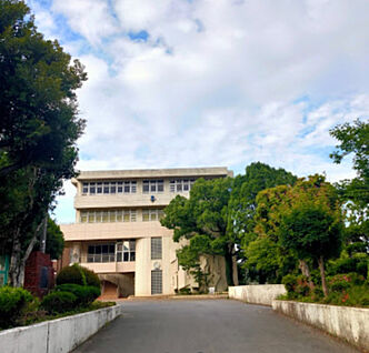 愛川東中学校 1251m(徒歩16分)