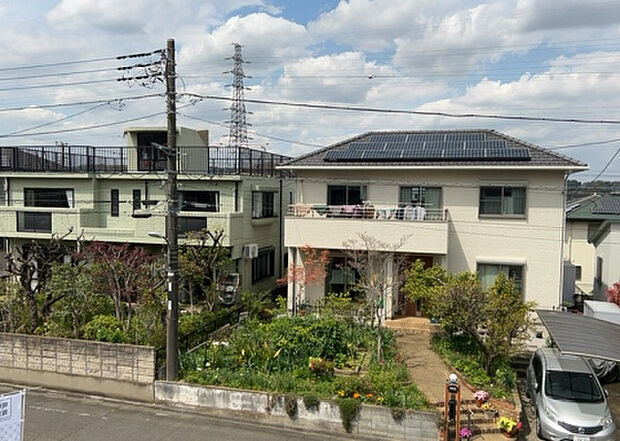 【物件からの展望】眺望を気にして物件を探す場合、前面に建物が建っていないか現地で確認しましょう!前面に建物があると景色はもちろん、日当たりや風通しにも影響が出てきます。住んだ時のことを想像しながら現地見学をしましょう。