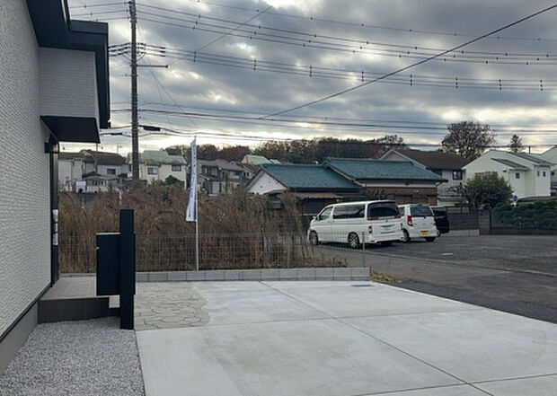【物件からの展望】眺望を気にして物件を探す場合、前面に建物が建っていないか現地で確認しましょう！前面に建物があると景色はもちろん、日当たりや風通しにも影響が出てきます。住んだ時のことを想像しながら現地見学をしましょう。
