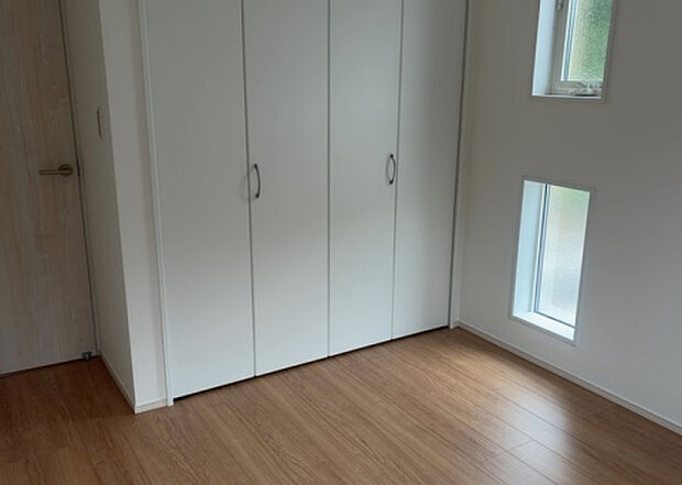 【子供部屋】子供が何人でも年齢によっては、受験時にしっかり壁のある個室があった方が良い場合もあります。難しい問題ですが、兄弟の人数や、性別や年齢差によって状況が異なりますので、数年後のこともしっかり考えましょう。
