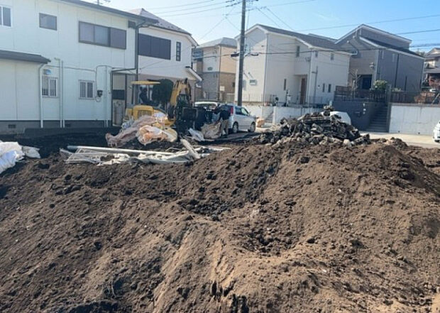 【外観_2】外観は建物の第一印象を決める重要な要素です。複数の方向から見ることで、建物の存在感や周辺との調和、デザインの良さなどがより明確に分かります。お気に入りの建物を見つけてみてください。