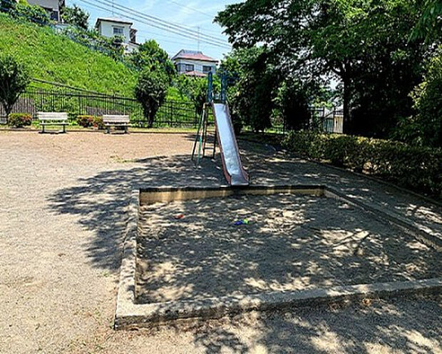 金井戸場谷戸公園(約334m)