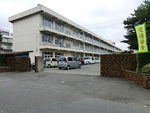 鶴の台小学校（約595m）