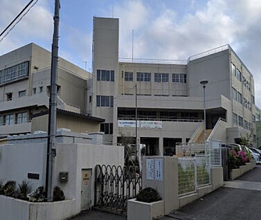 戸室小学校 414m(徒歩6分)