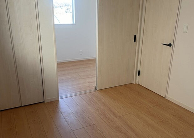 【子供部屋】子供が何人でも年齢によっては、受験時にしっかり壁のある個室があった方が良い場合もあります。難しい問題ですが、兄弟の人数や、性別や年齢差によって状況が異なりますので、数年後のこともしっかり考えましょう。
