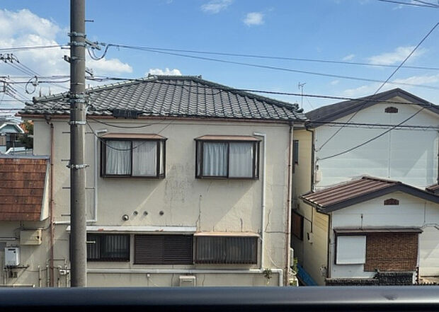 【物件からの展望】眺望を気にして物件を探す場合、前面に建物が建っていないか現地で確認しましょう！前面に建物があると景色はもちろん、日当たりや風通しにも影響が出てきます。住んだ時のことを想像しながら現地見学をしましょう。