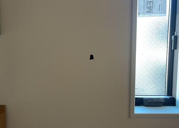 【給湯器リモコン】給湯器リモコンは、お風呂の温度設定やタイマー設定など、お風呂を快適に楽しむために欠かせないものです。液晶画面が大きく見やすいもの、操作ボタンが分かりやすいものなど、使いやすさが重要です。また、エコ機能が付いているものなら、光熱費の節約にもつながります。