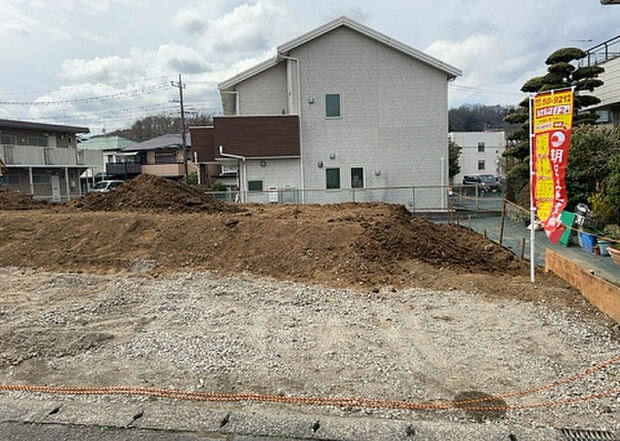【外観_2】外観は建物の第一印象を決める重要な要素です。複数の方向から見ることで、建物の存在感や周辺との調和、デザインの良さなどがより明確に分かります。お気に入りの建物を見つけてみてください。