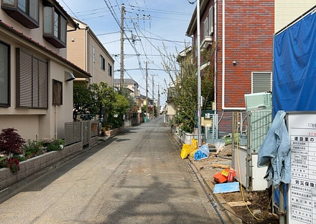 【物件からの展望_2】眺望を気にして物件を探す場合、前面に建物が建っていないか現地で確認しましょう！前面に建物があると景色はもちろん、日当たりや風通しにも影響が出てきます。住んだ時のことを想像しながら現地見学をしましょう。