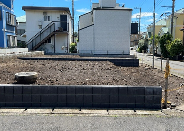 【外観_2】外観は建物の第一印象を決める重要な要素です。複数の方向から見ることで、建物の存在感や周辺との調和、デザインの良さなどがより明確に分かります。お気に入りの建物を見つけてみてください。