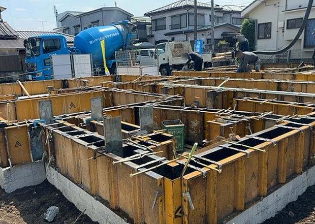 【外観_2】外観は建物の第一印象を決める重要な要素です。複数の方向から見ることで、建物の存在感や周辺との調和、デザインの良さなどがより明確に分かります。お気に入りの建物を見つけてみてください。