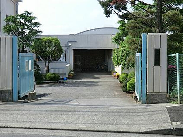 町田第三中学校(約510m)