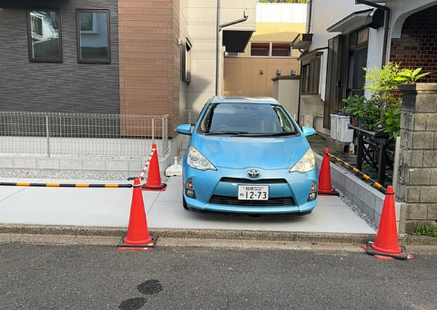 【駐車場】駐車場と明記されていても、最小スペースでつくられた駐車場だと大型車は駐車できなかったり、出入りしにくくなったりする可能性があります。お車のサイズと購入したい物件の駐車場のサイズを現地で確認しましょう。