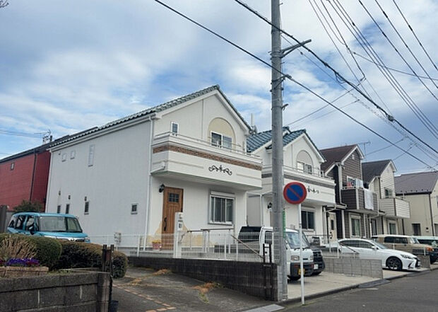 【外観_2】外観は建物の第一印象を決める重要な要素です。複数の方向から見ることで、建物の存在感や周辺との調和、デザインの良さなどがより明確に分かります。お気に入りの建物を見つけてみてください。