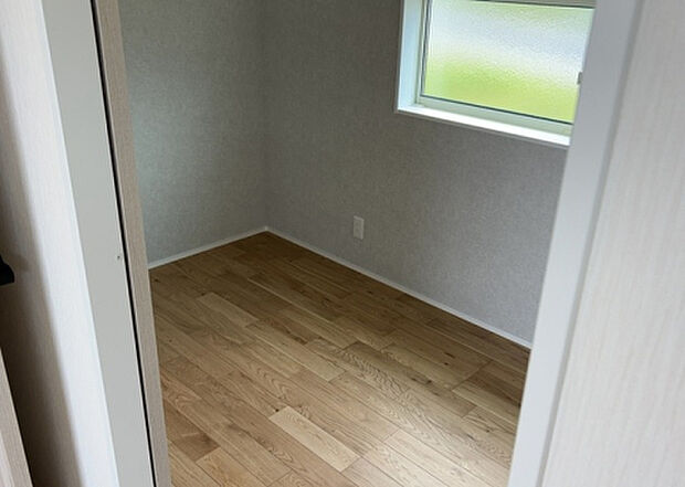 【子供部屋】子供が何人でも年齢によっては、受験時にしっかり壁のある個室があった方が良い場合もあります。難しい問題ですが、兄弟の人数や、性別や年齢差によって状況が異なりますので、数年後のこともしっかり考えましょう。