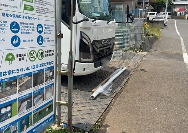 【その他設備】敷地内には、散水栓や立水栓があります。水道水を直接利用できるため、水を運ぶ手間を省くことが出来ます。大量の水を必要とする洗車作業や清掃などに役立ちます。その他設備とあわせて、現地でご確認ください。