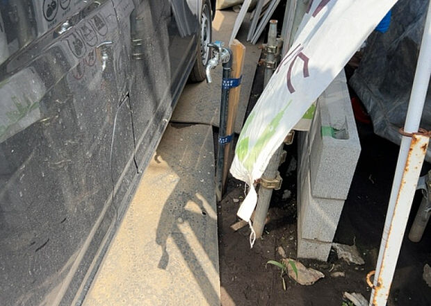 【その他設備】敷地内には、散水栓や立水栓があります。水道水を直接利用できるため、水を運ぶ手間を省くことが出来ます。大量の水を必要とする洗車作業や清掃などに役立ちます。その他設備とあわせて、現地でご確認ください。