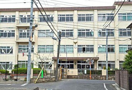第七中学校 131m(徒歩2分)