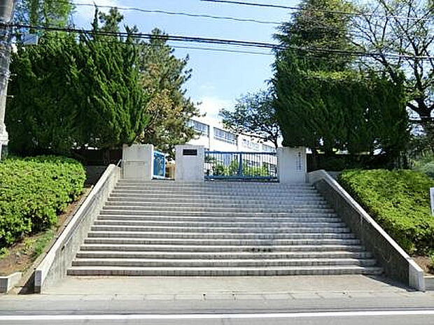 鶴川第四小学校(約384m)