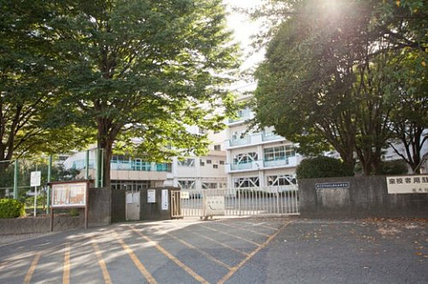 南大谷中学校(約1,314m)